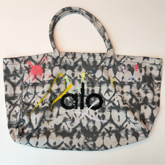 Alo Yoga Tie Dye Shopper Tote Bag In Grey Canvas With “Love Is Love” Graffiti - Picture 2 of 4